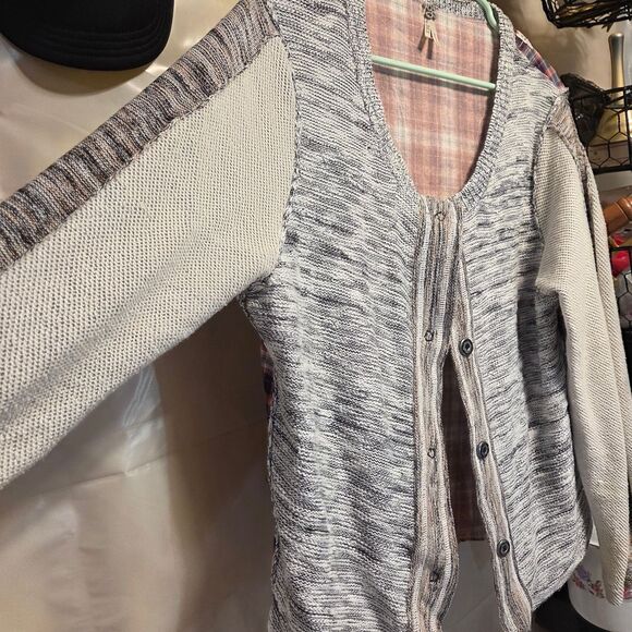 BKE Women's Textured Gray and Cream Cardigan - Picture 4 of 6